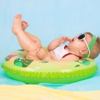 Bouée bébé : sécurité et fun pour l'eau